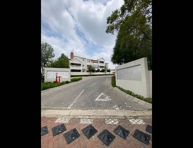 3 BEDROOM TOWNHOUSE FOR SALE IN THORN VALLEY ESTATE